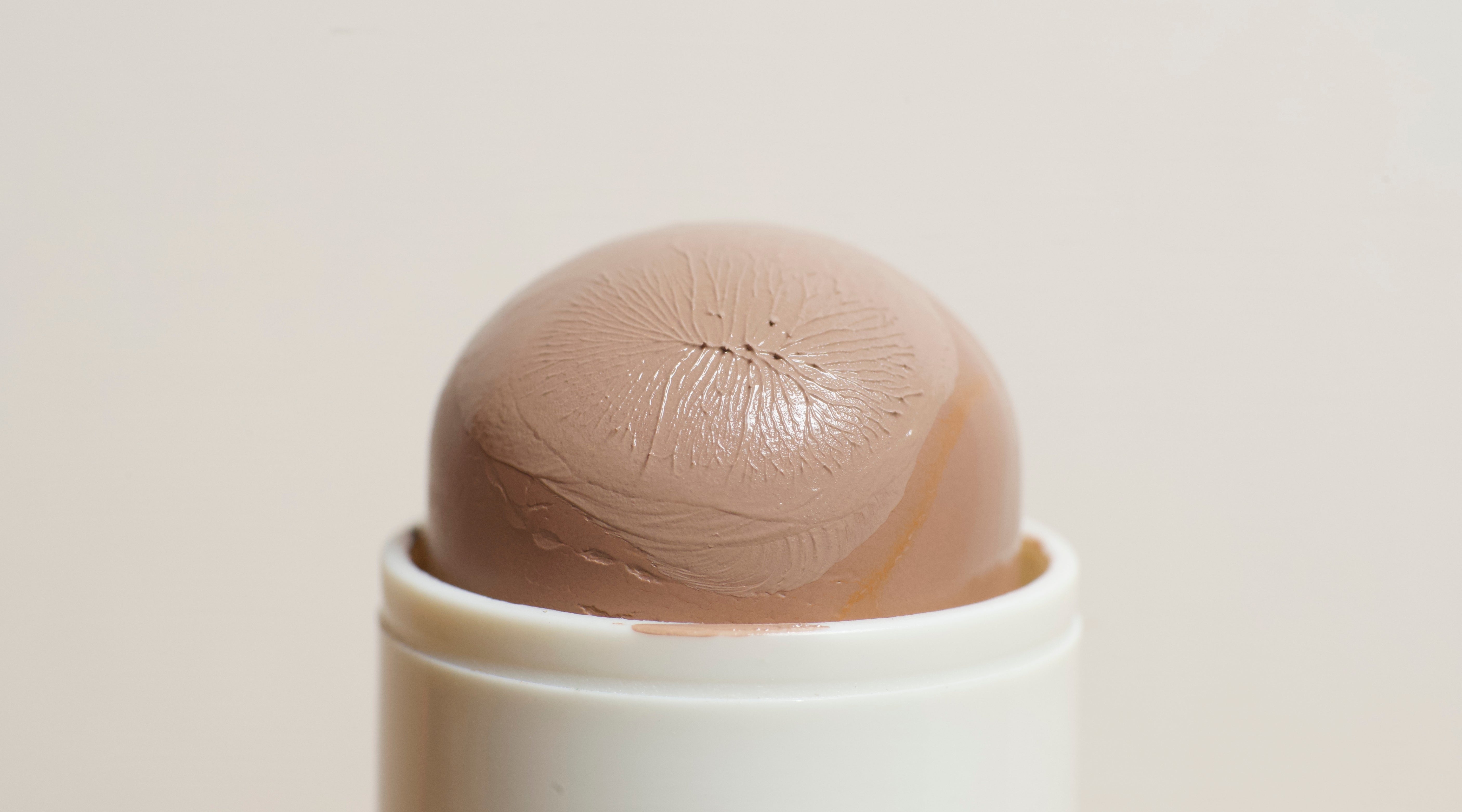 Bronzer auftragen: So gelingt der natürliche Summer-Glow (2026)